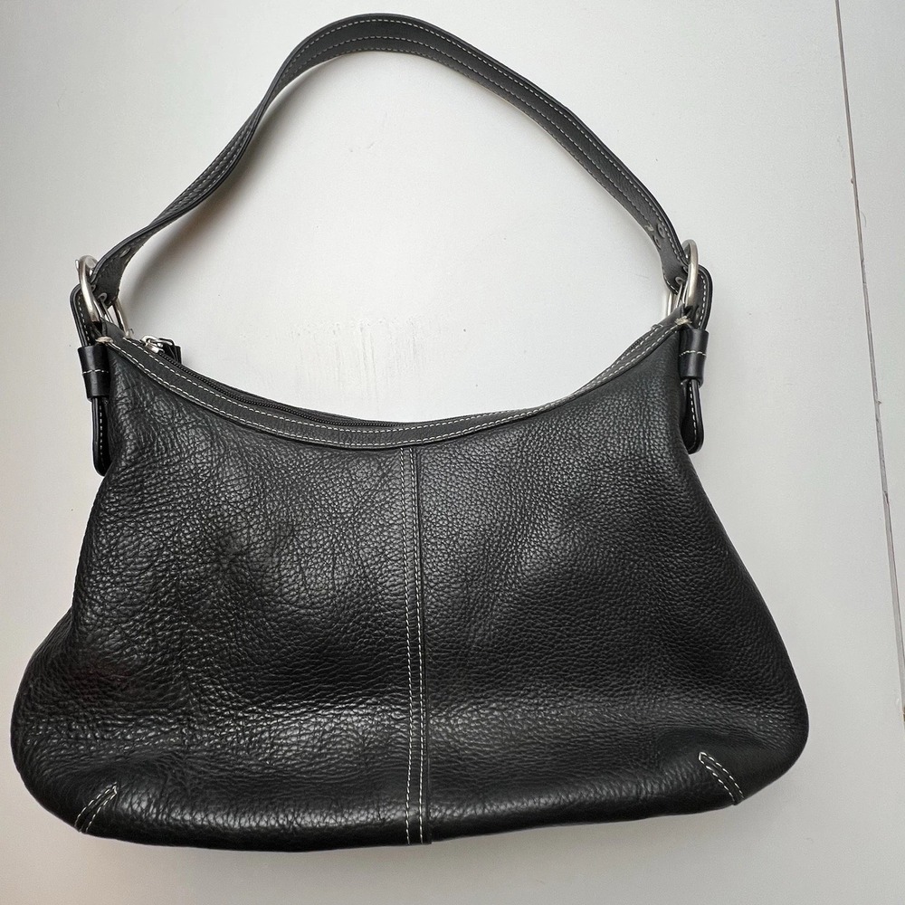 Tignanello Black Leather Purse Handbag Satchel Bucket Bag Buckle